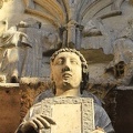 Cathédrale de Sens statue de Saint Etienne