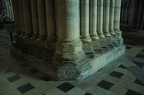 Cathédrale de Sens base de pilier et sa patine